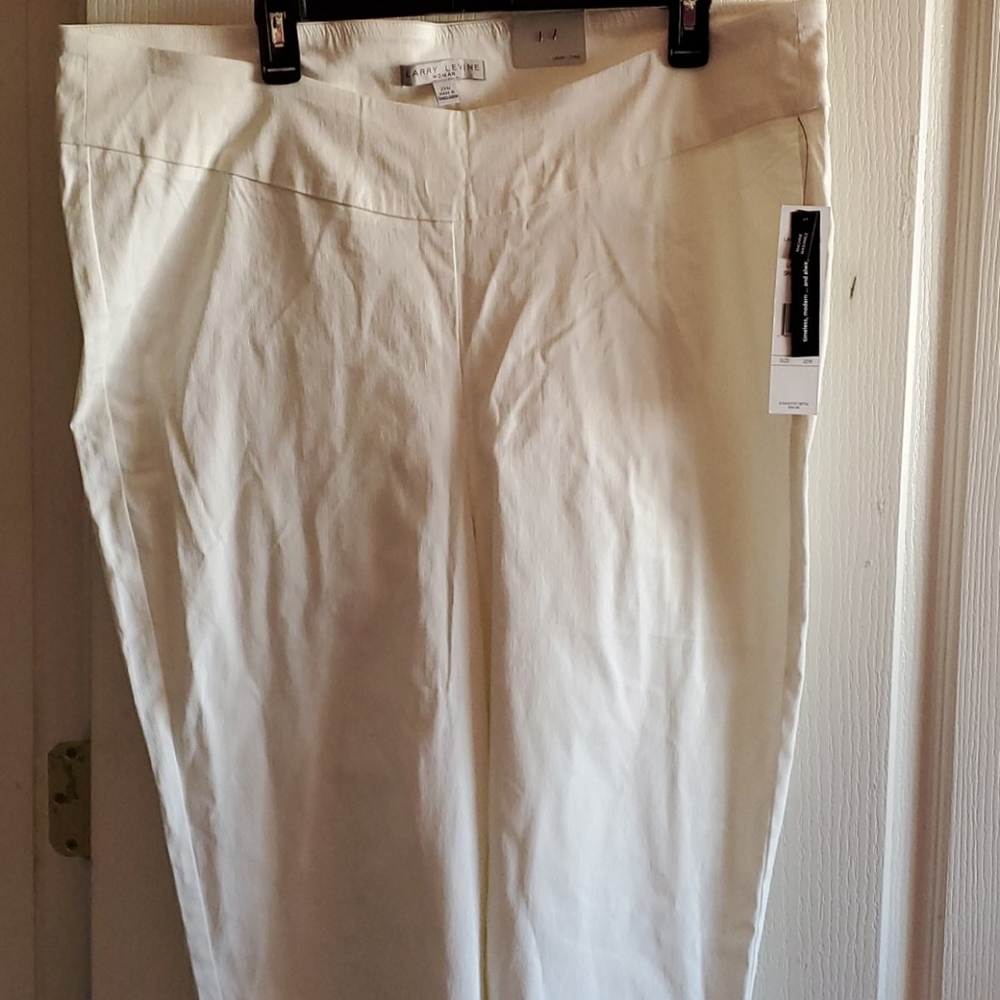 Larry Levin Women's Snow white Crop